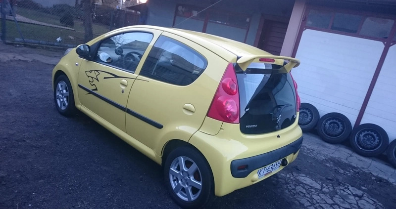 Peugeot 107 cena 11850 przebieg: 183000, rok produkcji 2009 z Tarnów małe 742